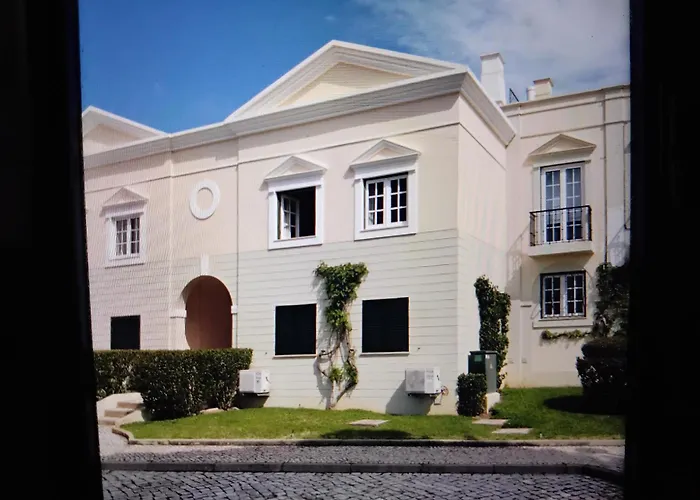 Flat In Pretty Apartamento Quarteira