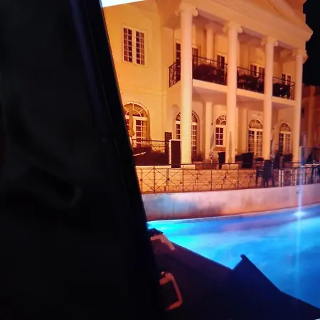 Flat In Pretty Apartment